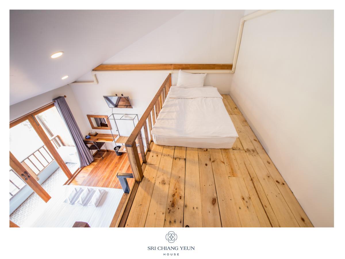 Sri Chiang Yeun House Hotel Chiang Mai Bagian luar foto