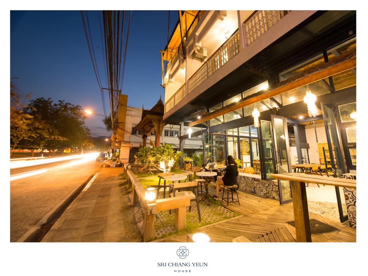 Sri Chiang Yeun House Hotel Chiang Mai Bagian luar foto