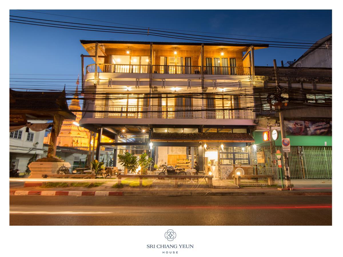 Sri Chiang Yeun House Hotel Chiang Mai Bagian luar foto