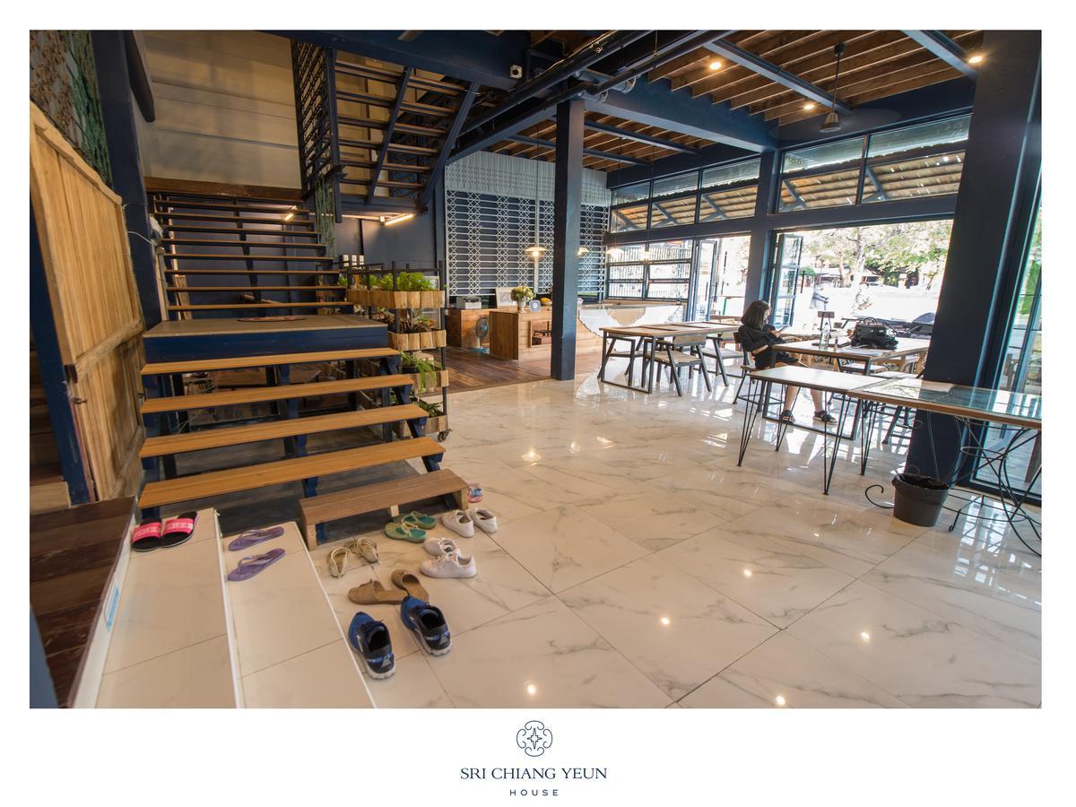 Sri Chiang Yeun House Hotel Chiang Mai Bagian luar foto