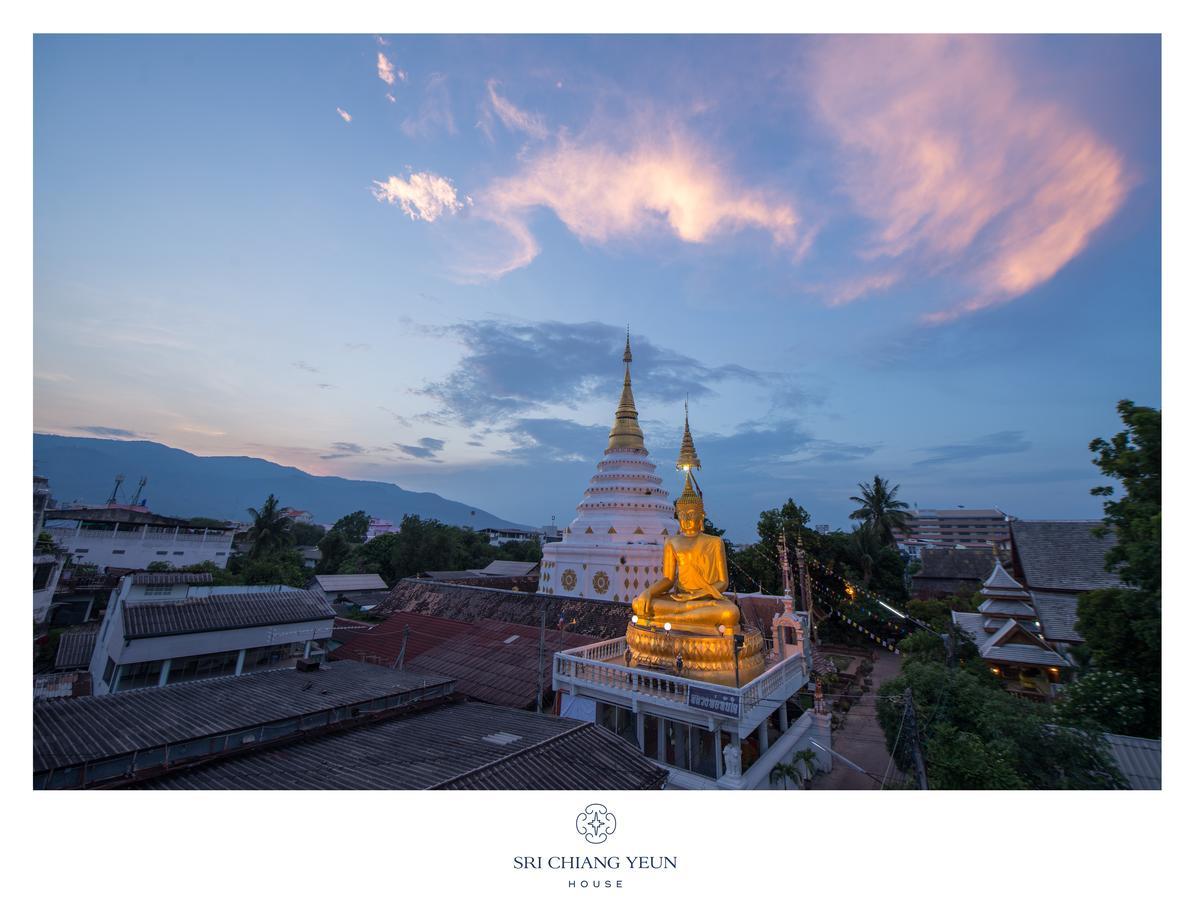 Sri Chiang Yeun House Hotel Chiang Mai Bagian luar foto