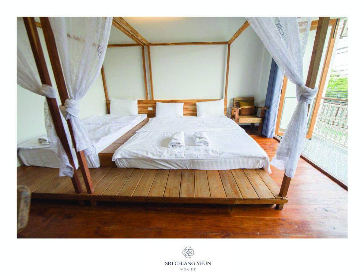 Sri Chiang Yeun House Hotel Chiang Mai Bagian luar foto