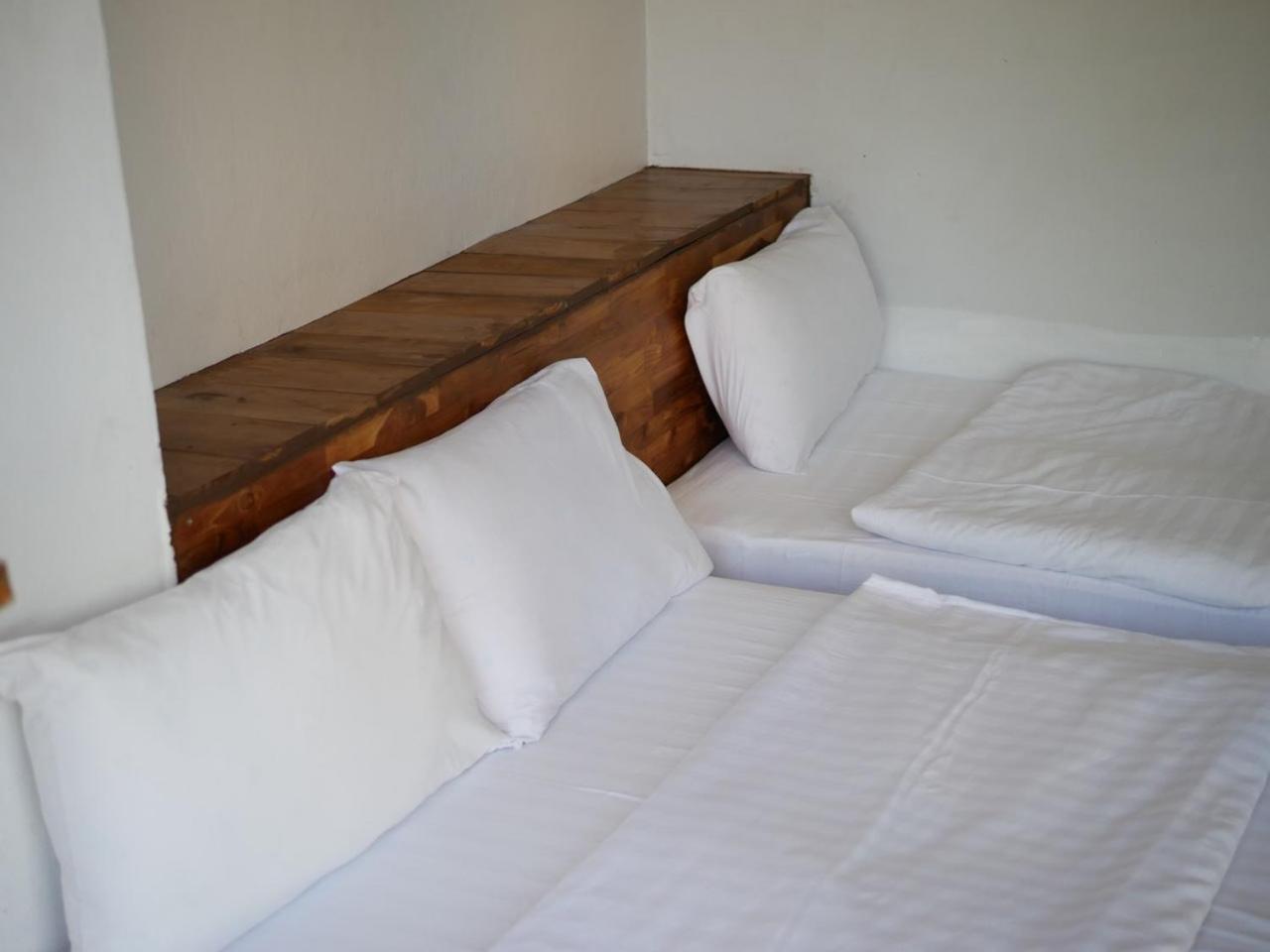 Sri Chiang Yeun House Hotel Chiang Mai Bagian luar foto